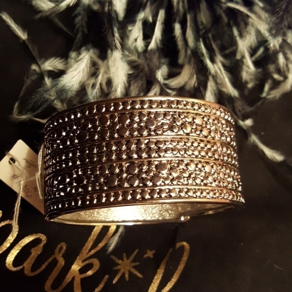 PARK Lane silvertone bracelet. - Picture 4 of 4